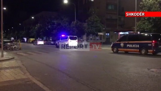'Karantina' pas orës 22:00 zbatohet! Qytetarët u 'kyçën' brenda, në rrugë vetëm policët (VIDEO)