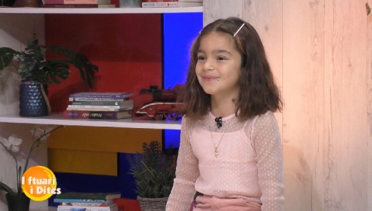 Nisma e veçantë e 8-vjeçares, dhuron flokët për fëmijët e sëmurë me kancer 