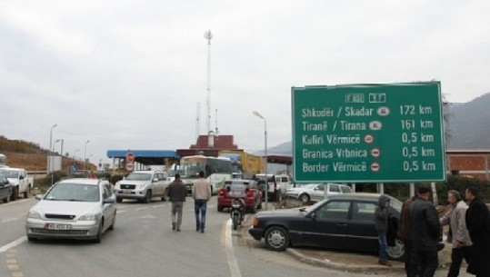 Drogë në kufirin mes Shqipërisë dhe Kosovës, sekuestrohen mbi 28 kg marihuanë, të dyshuarit lëshojnë çantat dhe ia mbathin