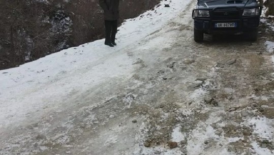 Ulja e temperaturave sjell ngricat në aksin Korçë-Goricë, policia: Shoferët të përdorin gomat dimërore dhe zinxhirët