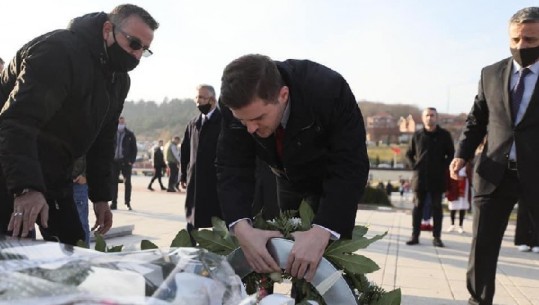Cakaj homazhe në varrin e Adem Jasharit: Pavarësia u shpall në Vlorë, por historia e vonë është vendosur në Prekaz