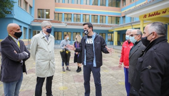 Përurohet fusha sportive e shkollës 'Sabaudin Gabrani', Veliaj: Do transformojmë çdo cep të Tiranës, investojmë për fëmijët