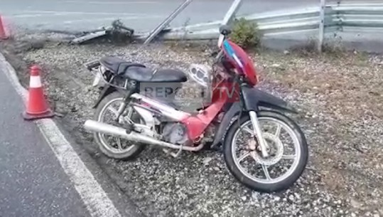 Aksident në autostradë Milot-Thumanë, motori del nga rruga! Plagosen 2 persona (VIDEO)