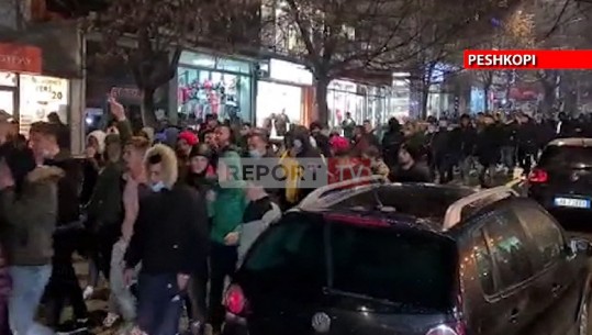 Protesta për vrasjen e Klodjan Rashës, Dibra dhe Durrësi homazhe të qeta (VIDEO)