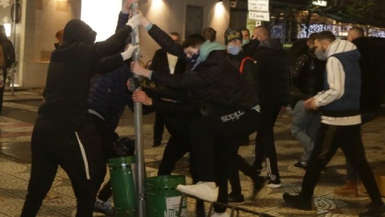 E rëndë/ Protesta në Tiranë, dëmtohet në sy një tjetër punonjës policie