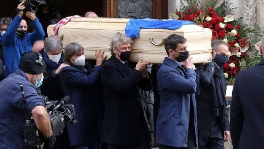 Skandali në Itali/ Grabitet shtëpia e Paolo Rossit gjatë ceremonisë mortore për legjendën e futbollit