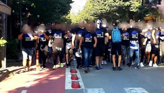 Meta 'vë në lëvizje' Ultrasit e ‘Tironës’, kërkesë publike të atit të Klodjan Rashës: Mos ndërhyni te kauza e shqiptarëve, letra juaj sikur e ka bërë qeveria