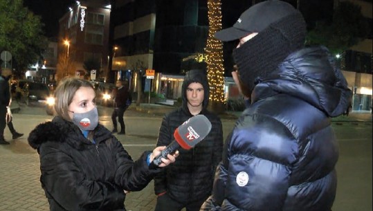 Protestuesi për Report Tv: Unë jam një student, s'dua t'ia di për PD e PS! Kemi qenë të frustruar nga policia! S'dinë të sillen e të komunikojnë! Duhet ndryshim rrënjësor