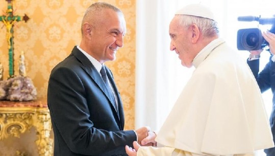 Meta uron Papa Françeskun për 84-vjetorin e lindjes: Falenderues për ndihmën dhe mbështetjen në momente të vështira për shqiptarët