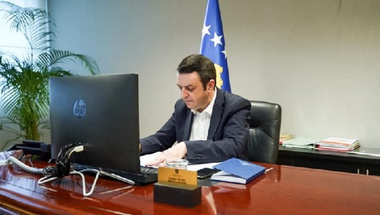 Shkeli orën policore, gjobitet ministri i drejtësisë në Kosovë