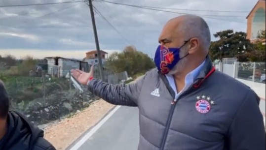Përfundon rindërtimi i rrugëve në Myzeqe, Rama: Lehtësohet lëvizja e njerëzve dhe e prodhimeve! Qytetarët: Na hoqe çizmet! Braçe me 2 maska për mbrojtje ndaj COVID (VIDEO)