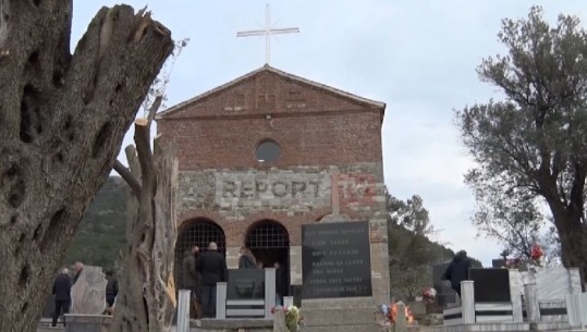 Restaurohet kisha e 'Shën Barbaras' në Lezhë, vendoset obelisku i shkollës së parë shqipe! Kushi: Ka shërbyer 2 shekuj para Mësenjtores së Korçës (VIDEO)