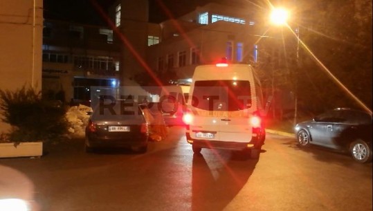 Aksidenti në Lushnje, dy të rinjtë e plagosur nisen drejt Tiranës në gjendje të rëndë shëndetësore (VIDEO)