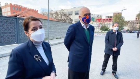 'Vaksinat që në janar'/ Rama: Do të vaksinoheni shumë shpejt, çështje javësh! Do ta bëjmë në stadiumin 'Air Albania'