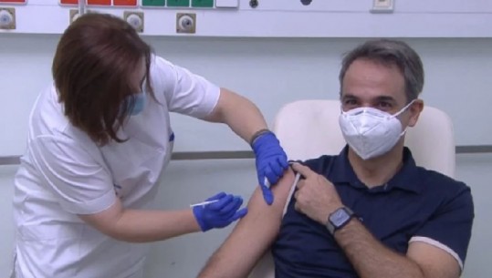 Greqia nis vaksinimin anti-COVID të qytetarëve/ Kyriakos Mitsotakis: Plotësisht pa dhimbje  (VIDEO)