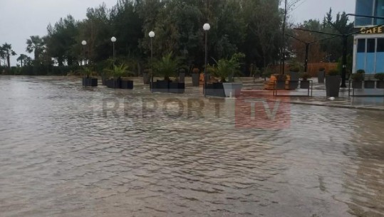 Reshjet e shiut sjellin përmbytje në portin e Vlorës