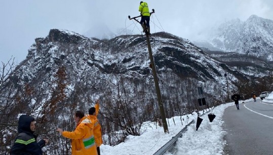 Stuhitë e dëborë lënë pa energji elektrike prej 4 ditësh Valbonën! Trashësia e borës mbi 70 cm vështirëson ndërhyrjen e OSHEE