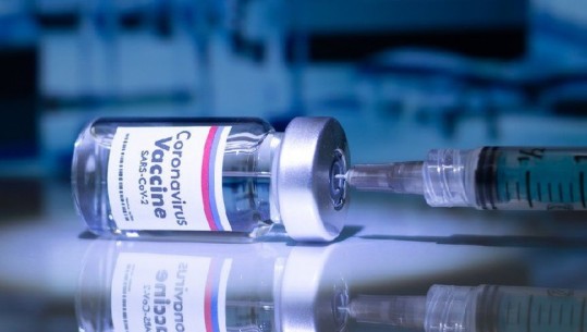 Bëri vaksinën anti-COVID, rezulton pozitiv me virusin 6 ditë më vonë infermieri në SHBA