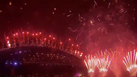 Australia, Zelanda e Re dhe Taipei ndriçohen nga fishekzjarrët! Japonia pret 2021 në heshtje, Pekini shmang festimet...Viti i ri me shtetrrethime nga COVID-19 (VIDEO)