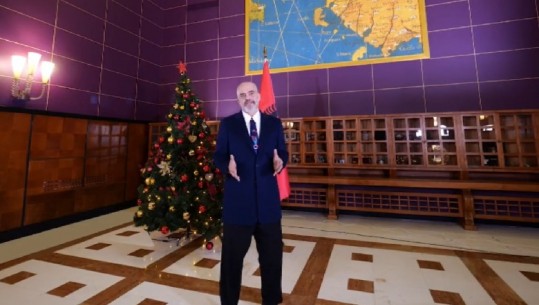 Urimi i kryeministrit për Vitin e Ri, Rama: Qoftë një vit sa më i mbarë për të gjithë shqiptarët!  Më të keqen e lamë pas, më të mirën e kemi përpara (VIDEO)
