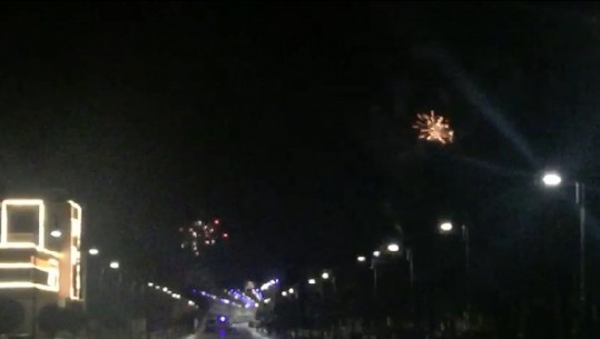 Ndërrimi i vitit në Berat, hidhen fishkzjarre nga kalaja (VIDEO)