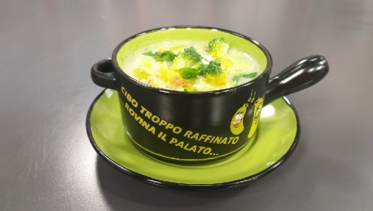 Gatimi/ Supë krem karotë me xhinxher dhe supë krem brokoli për një dietë të shëndetshme