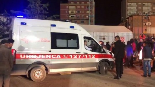 Adoleshenti në Vlorë gjendet i gjakosur, dërgohet me urgjencë në spital! Dyshohet se u qëllua me kaçavidë pas sherrit