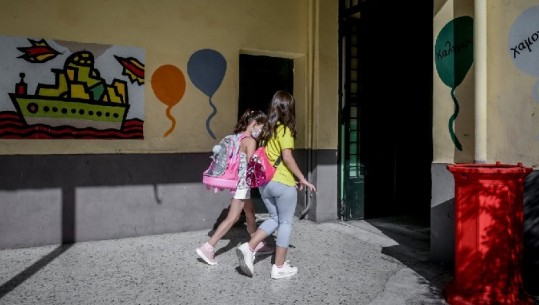 Pas shtetrrethimit, qeveria greke merr vendimin për shkollat: Të gjitha hapen më 11 janar