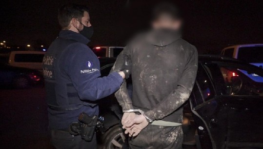 Vodhën një banesë në Belgjikë, policia arreston tre shqiptarë, në kërkim një tjetër
