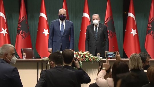 Rama pritet me nderime në Turqi! Nënshkruhet krijimi i Këshillit të Bashkëpunimit Strategjik! Erdogan: Synojmë rritjen e investimeve! (VIDEO)