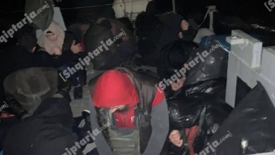 Kapja e klandestinëve në Vlorë, përmes një telefonate lajmëruan se gomonia me njerëz po mbytej (Fotot e sirianëve në det)