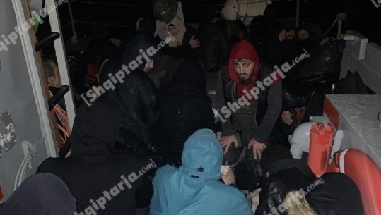 Korçë/ Me 5 emigrantë në makinë tenton t'i ikë policisë, e ndjekin nga pas! Arrestojnë shoferin, bashkëpunëtori ikën 
