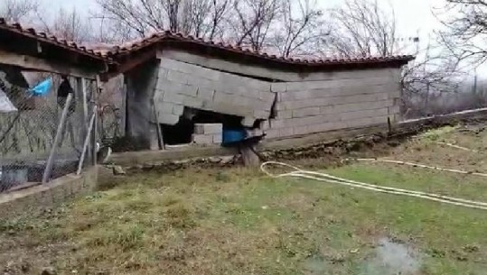 Rrëshqitjet e dheut, ndahet në dysh shtëpia në Lezhë