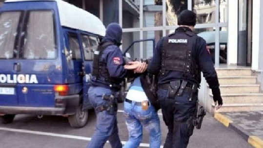 Ishte në kërkim ndërkombëtar për vrasje në tentativë, 40-vjeçari kosovar fshihej në Tiranë! Arrestohet nga policia
