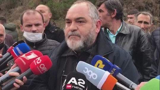 Landfill i fshehtë mbetjesh në Shkodër? Banorët e Bleranit dhe prifti në protestë (VIDEO)