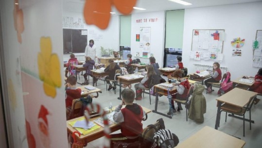 Ulen temperaturat, Ministria e Arsimit njofton rregullat e reja anti-COVID nëpër shkolla 