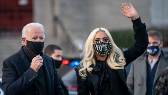 Ceremonia e inaugurimit të Joe Biden/ Lady Gaga këndon himnin kombëtar (VIDEO)