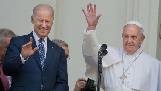 Pas betimit, Papa Françesku i dërgon mesazh Joe Biden: Shpresoj të krijojë shoqëri me drejtësi të vërtetë