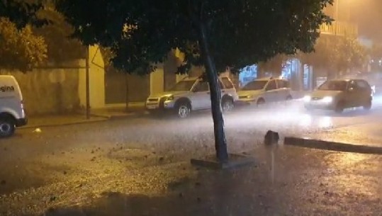 Bashkia e Vlorës-qytetarëve: Shmangni lëvizjet në akset problematike, parashikohen reshje shiu të dendura