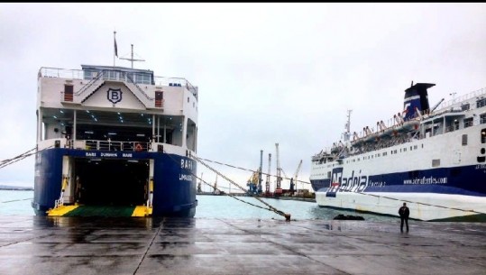 Moti i keq/ Shtyhet nisja e trageteve nga Durrësi në Bari dhe anasjelltas! Anijet e vogla dhe peshkarexhat ankorohen në port