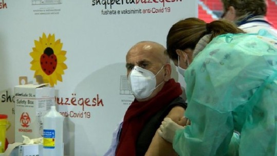 14 ditë pas dozës së parë të vaksinës, Pëllumb Pipero rezulton pozitiv me COVID! Rasti i parë në Shqipëri, por jo i vetmi në botë