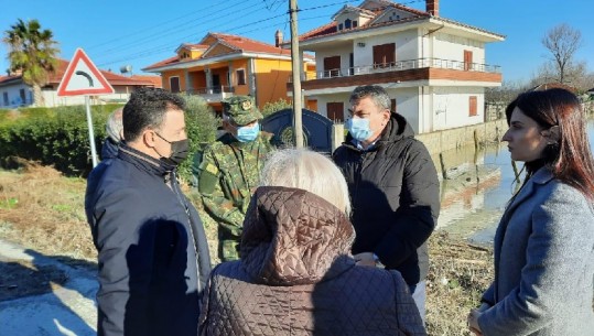 Disa shtëpi nën ujë në Katund të Ri në Durrës, ministrat Peleshi dhe Ekonomi inspektojnë situatën! Ushtria në gatishmëri  