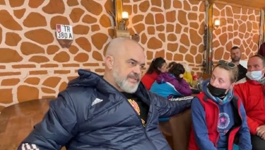 'Turistët më shumë të rinj', Rama në Dardhë: Pandemia ndihmoi shumë njerëz të njohin Shqipërinë! Analistët dinin vetëm të merrnin avionin