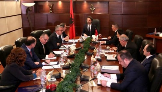 KLP cakton unanimisht drejtuesit e prokurorisë së Apelit në Tiranë Genti Zholi dhe në atë të shkallës së parë Durrës, Anita Jella