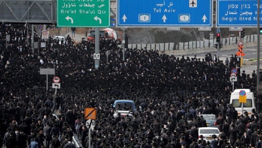 Shkelen rregullat antiCOVID, mijëra izraelitë në ceremoninë mortore të Rabinit