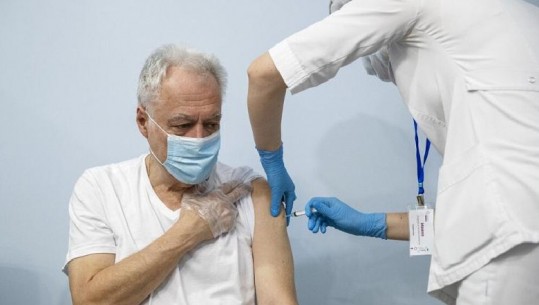 Ekspertët ndërkombëtarë: Vaksina ruse antiCOVID ka efikasitet prej 91.6% (VIDEO)