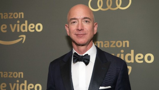 Jeff Bezos jep dorëheqjen nga posti drejtues si shefi ekzekutiv i Amazon