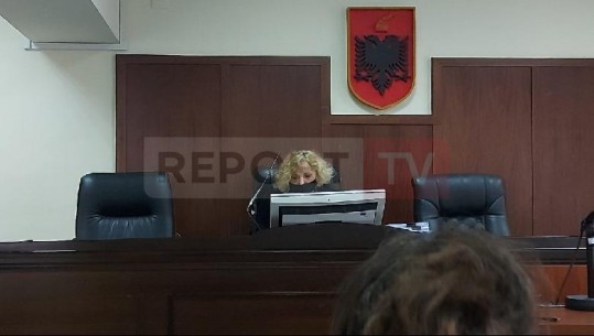 Bashkëpunëtoret e Tires u lanë në burg, gjyqtarja: Nuk kemi material ta ndajmë nëse kemi të bëjmë me korrupsion apo shpërblim