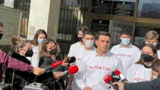 Maqedoni e Veriut, digjet para Ministrisë së Arsimit libri që ofendon shqiptarët