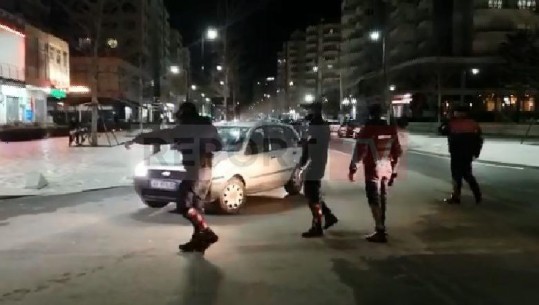 Ndalimi i lëvizjes pas orës 20:00, pak qarkullim automjetesh në Vlorë, Shkodër dhe Lezhë! Shtohen kontrollet nga policia